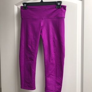 Alo Yoga capri workout pants
